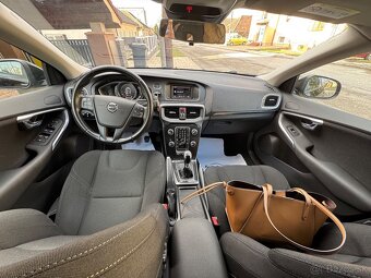 VOLVO V40 109323km - 8