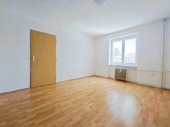 NA PREDAJ 2 izbový byt v centre Novák 64 m2 - 8