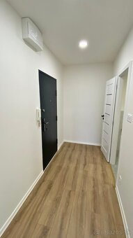 Priestranný moderne zrekonštruovaný 2 izb. byt Ovručská ul. - 8