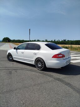 Škoda Superb 2.0 Tsi - 8