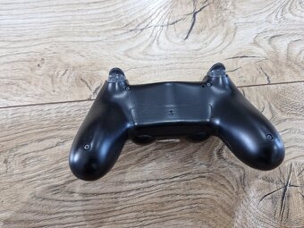 Playstation 4 - 8