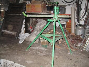 závitnice, závitové nože sady, stojan  Pionier - 8