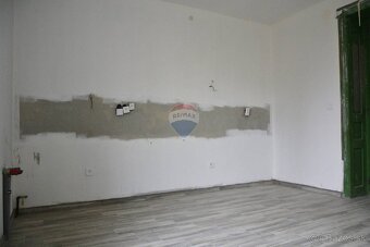 Komplet zrekonštruovaný dom na predaj v obci Dolná Strehová - 8