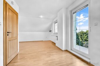 NA PREDAJ veľký rodinný dom vo vyhľadávanej časti v Stupave - 8