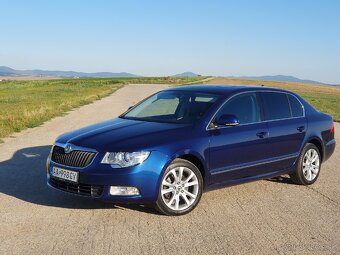 Škoda Superb 2.0 TDI CR 4x4 140k Elegance DSG
 - 8