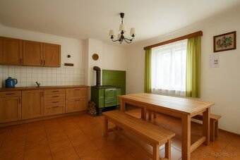 Váš súkromný raj s dychberúcim výhľadom a 9444m2 veľkým poze - 8