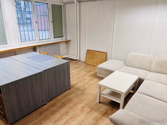 Kancelária 23m2 v Ružinove-parking, internet, energie v cene - 8