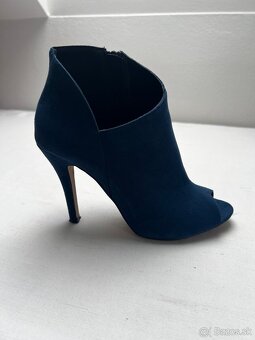 Úpletové šaty a topánky - 8