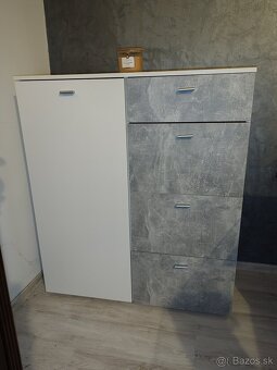 Obývacia, študentská stena - 8