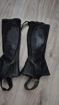 Jazdecká súprava helma a minichapsy - 8