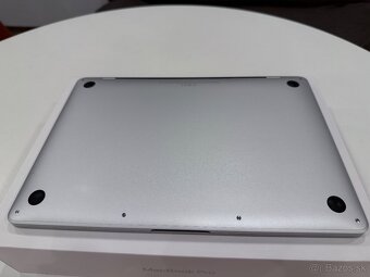  MacBook Pro 13" M2 chip 24GB/2TB Strieborný SK - 8