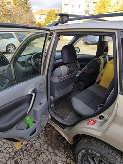 Toyota RAV4 2.0 D-4D, r.v. 2002 - 8