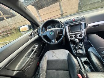 Škoda octavia 2 RS 2.0 tfsi - 8
