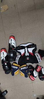 Hokejová vystroj - 8