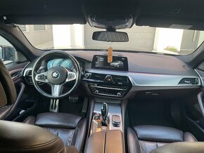 BMW 520xd / M-packet / G30 / 4x4 / BLACK - 8