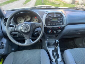 Toyota Rav4 - 8