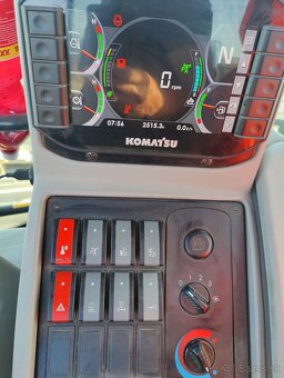 Komatsu WB93R-8 - 8