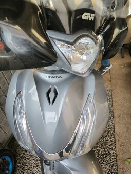 Honda SH 125 - 8