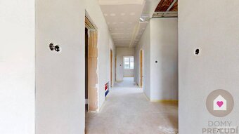 Krásny 4 izbový RD bungalov 114,25 m2 na pozemku 494 m2, Sen - 8