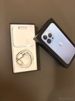 Predám krabice na iPhone - 8