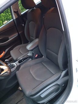 Hyundai i30 Fastback 1.6 CRDi Style, 100kW, M6, 5d. - 8