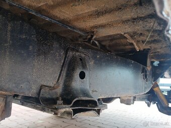 Toyota land cruiser lj70 - 8