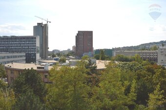 Predaj veľký 2,5 izbový byt Bratislava III - Nové Mesto - 8