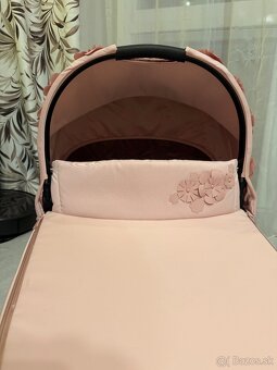 Cybex Priam vanička Simply Flowers pink 4.0 - 8