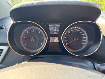 Hyundai i30 1.6 CRDi DOHC 16V Comfort - 8