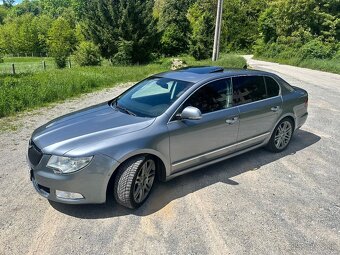 Škoda Superb 3.6. V6 FSI - 8
