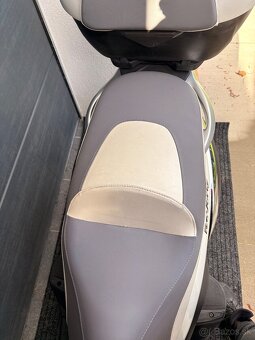 Piaggio Beverly 300i Tourer - 8