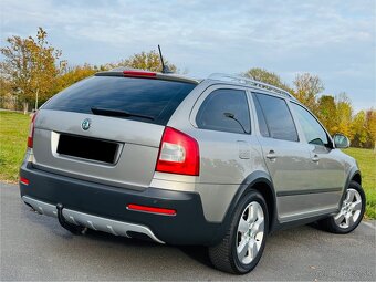 Škoda Octavia Combi II 2.0 TDI CR 4x4 SCOUT - 8