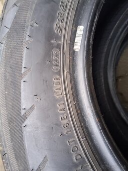Predam zimne pneu 235/65R16 C - 8