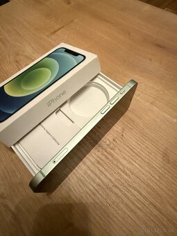 Apple iPhone 12 - 64GB - 8