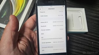 Apple iPhone SE 2020 tmavý 64GB - 8