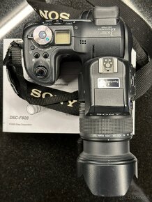 Sony Cyber-Shot DSC–F828 - 8