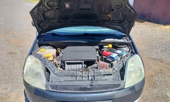 Ford Fiesta mk5 (2005) 1.3 benzín 51kw - 8