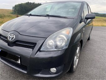 Toyota Corolla Verso - 8