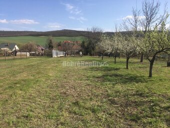 Dobré reality Vám ponúkajú na predaj stavebný pozemok v obci - 8