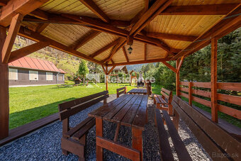 Zabehnutý penzión neďaleko Jasnej s veľkým pozemkom - 8