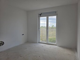 CHORVÁTSKO - Nové apartmány v pokojnej lokalite - SABUNIKE, - 8