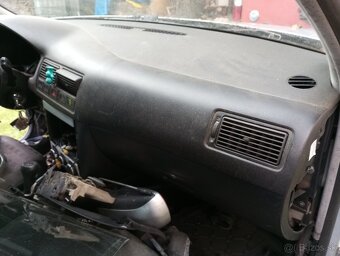 Predám predný a zadní nárazník golf 4 variant - 8