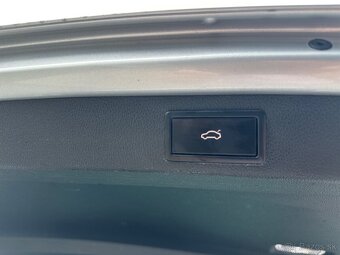ŠKODA SUPERB 2.0 TDI 110 KW TAŽNÉ MATRIX COCKPIT m2021 - 8