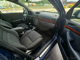 TOYOTA AVENSIS 2.0 D-4D●NOVÁ STK●VYHRIEVANÉ SEDADLÁ ● - 8
