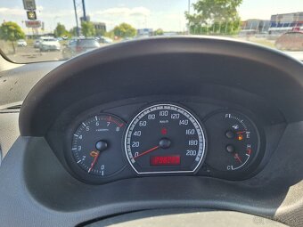 Predám Suzuki Swift 1.3 - 8