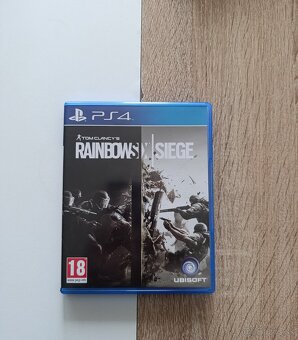 PS4 500GB - 8