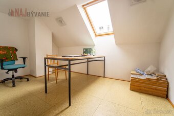 NÁMESTIE ANDREJA HLINKU - 120m2 dvojdom s 3 bytovými jednotk - 8