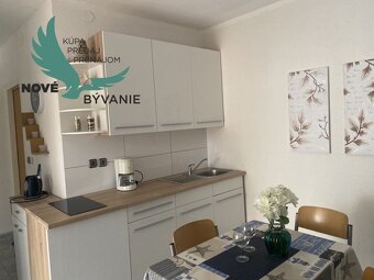 Na predaj dom 2x apartmán len 200m od mora v Chorvátsku na o - 8