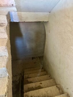 Rozostavaný rod. dom s garážou v obci Dolný Pial - 8