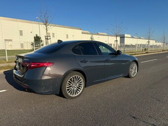 Alfa Romeo Giulia 2.2 Diesel - 8